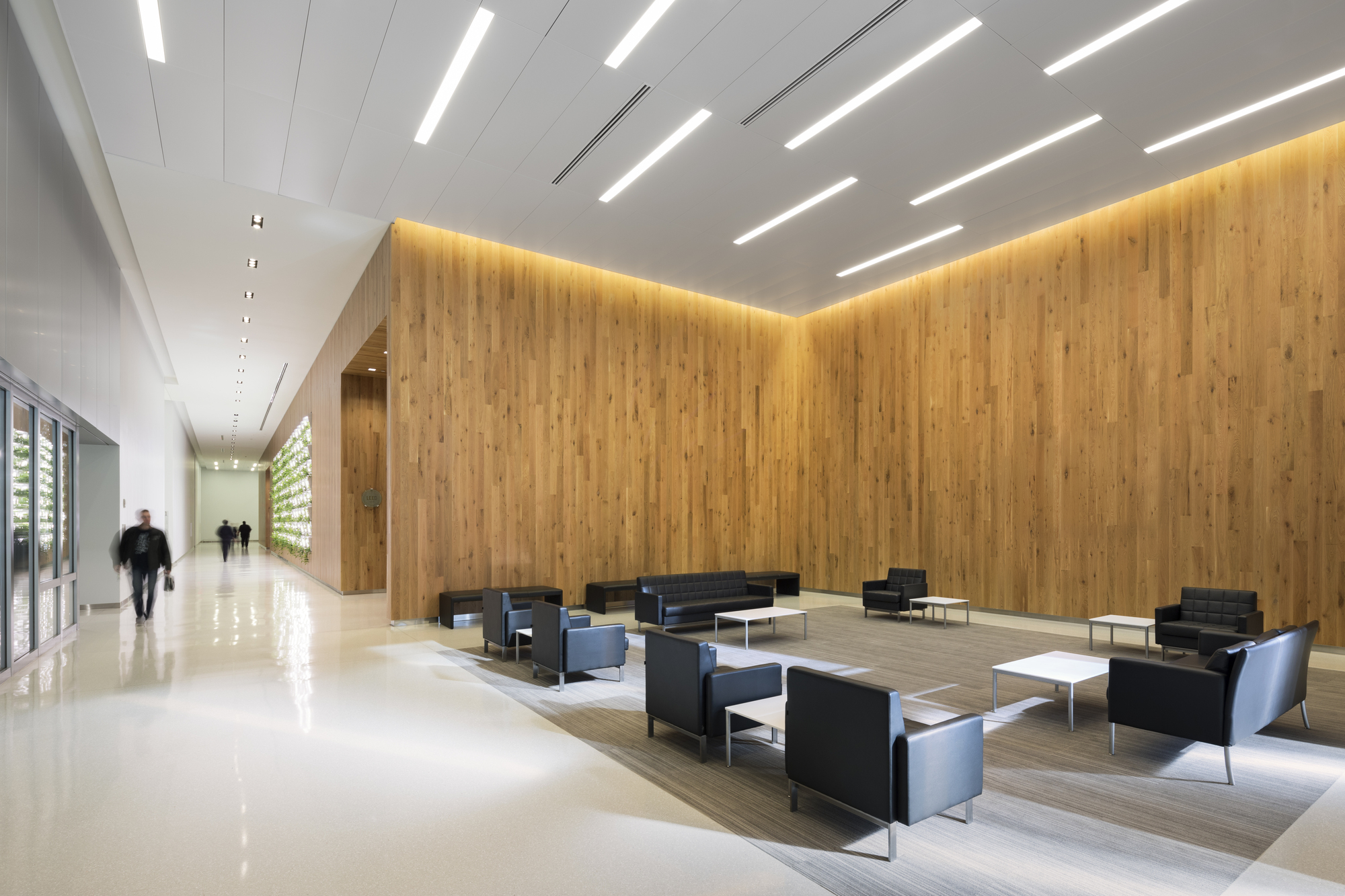 Gallery of Public Safety Answering Center II / SOM 10