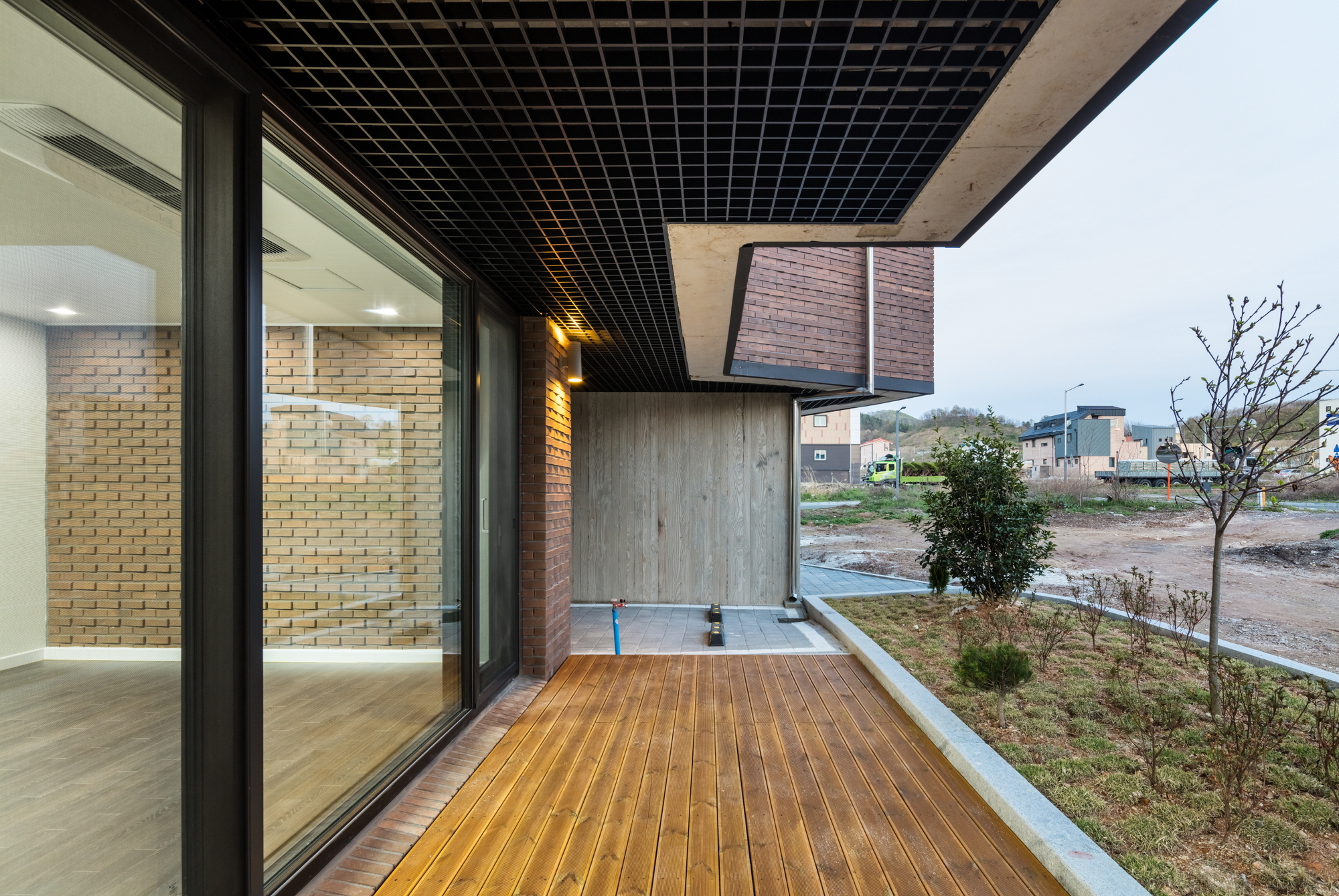 Gallery of Boombox House / 2m2 architects 2