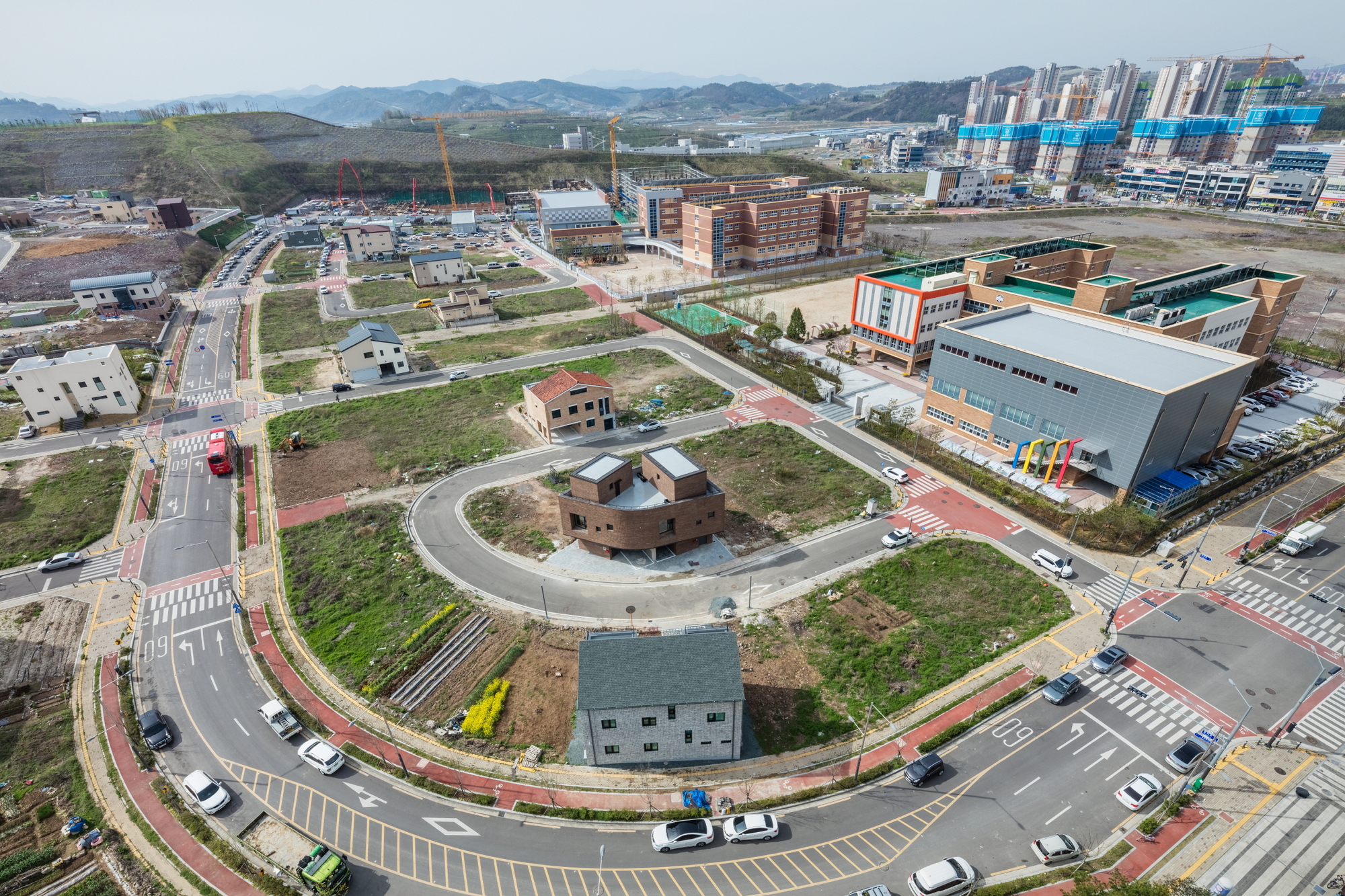 Gallery of Boombox House / 2m2 architects 11