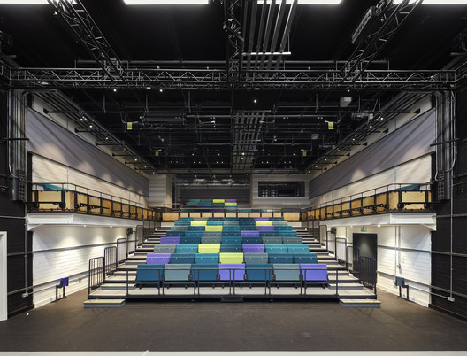 Distrito Southwark & Teatro Peckham / Jestico + Whiles - Imagem 5 de 30