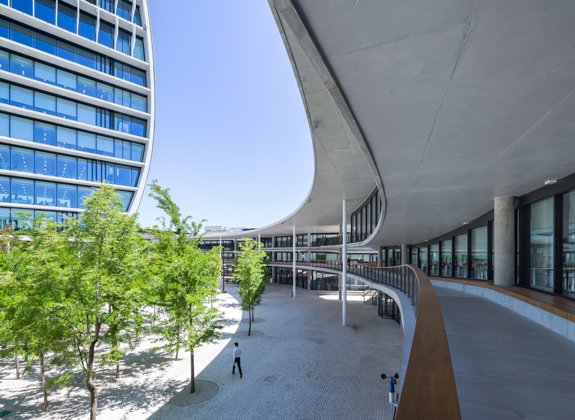 Spain's High Court orders BBVA and Francisco Gonzalez to trial