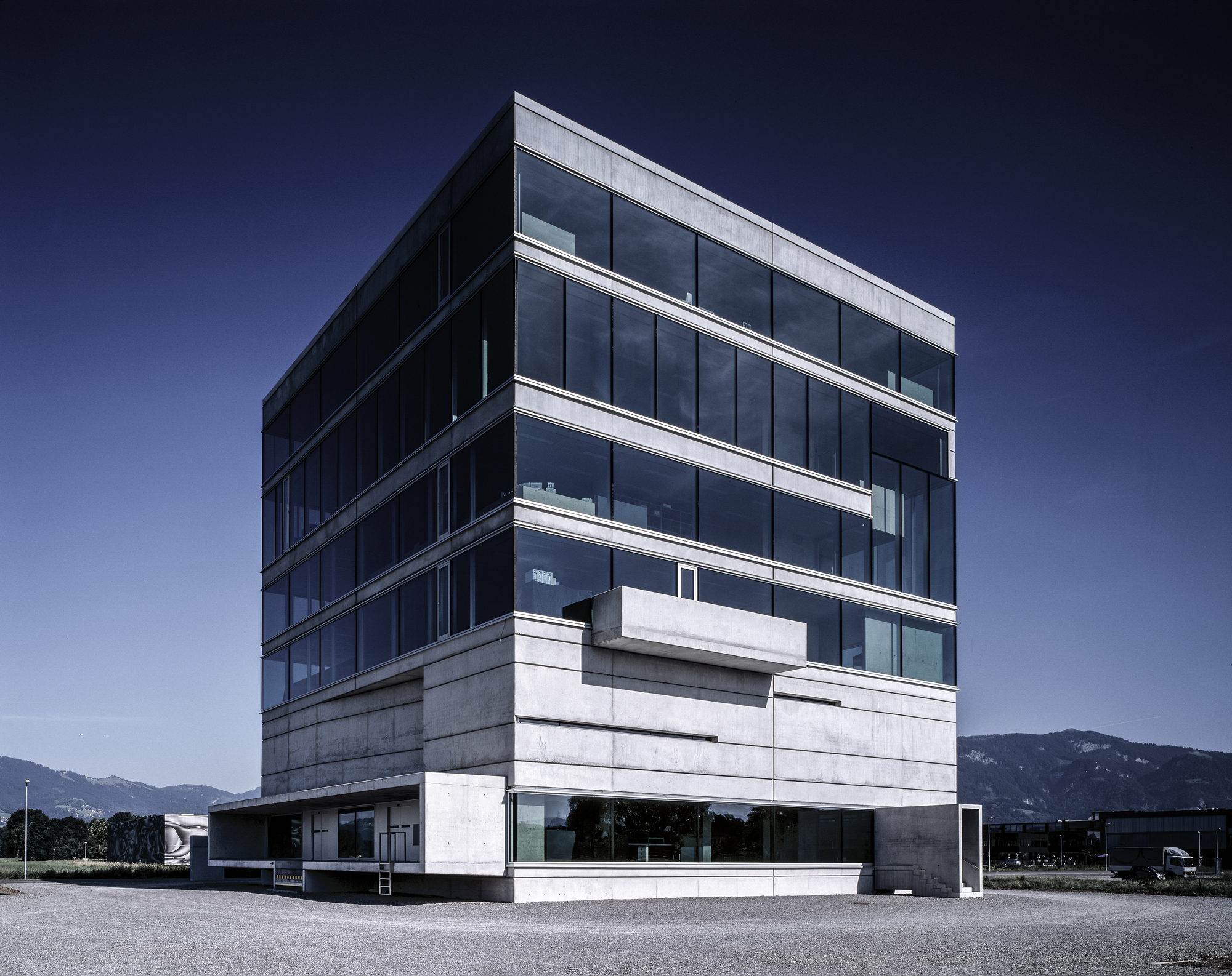 Gallery of Headquarter System Industrie Electronic / Marte.Marte