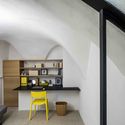 Cueva moderna / Pitsou Kedem Architects - Remodelaciones