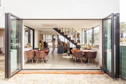 “警察理想”咖啡店 - 3 的图像 34