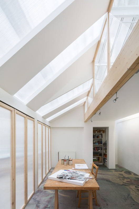 La luz cenital como solución de iluminación natural en 17 proyectos - Imagen 7 de 54