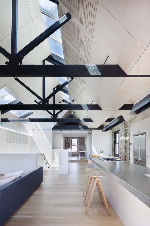 La luz cenital como solución de iluminación natural en 17 proyectos - Imagen 23 de 54