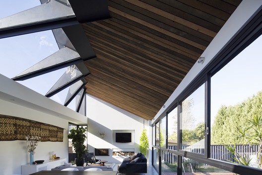 A luz zenital como solução de iluminação natural em 16 projetos - Imagem 24 de 51