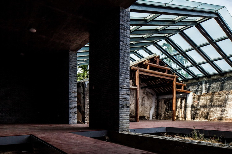 A luz zenital como solução de iluminação natural em 16 projetos - Imagem 18 de 51