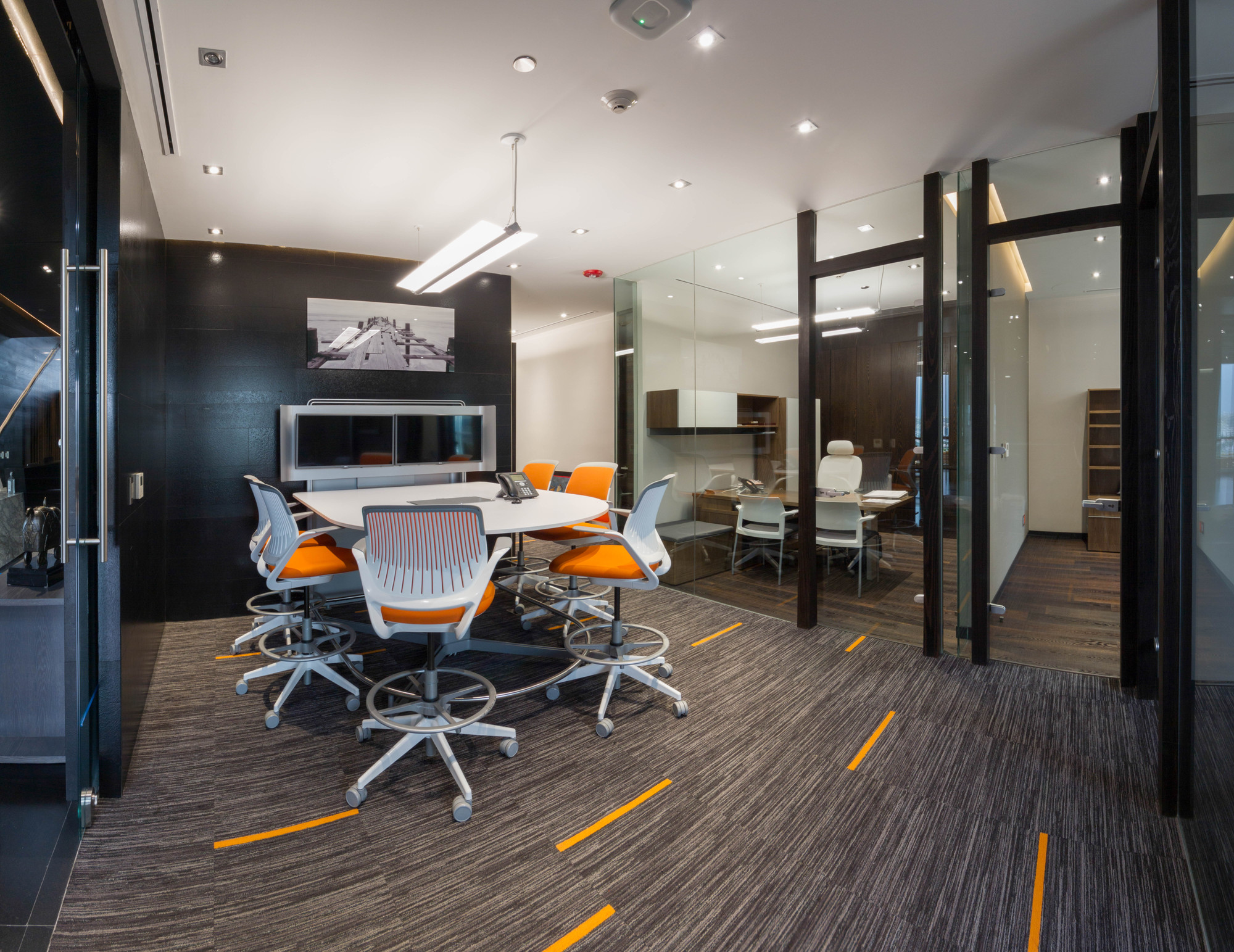 Galería de Oficinas corporativas Advance Real Estate / ArquiPartners 5