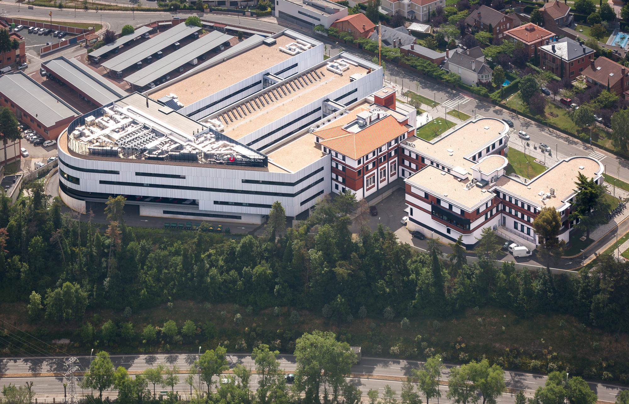 Galería de Reforma y Ampliación del Hospital San Juan de Dios / ah