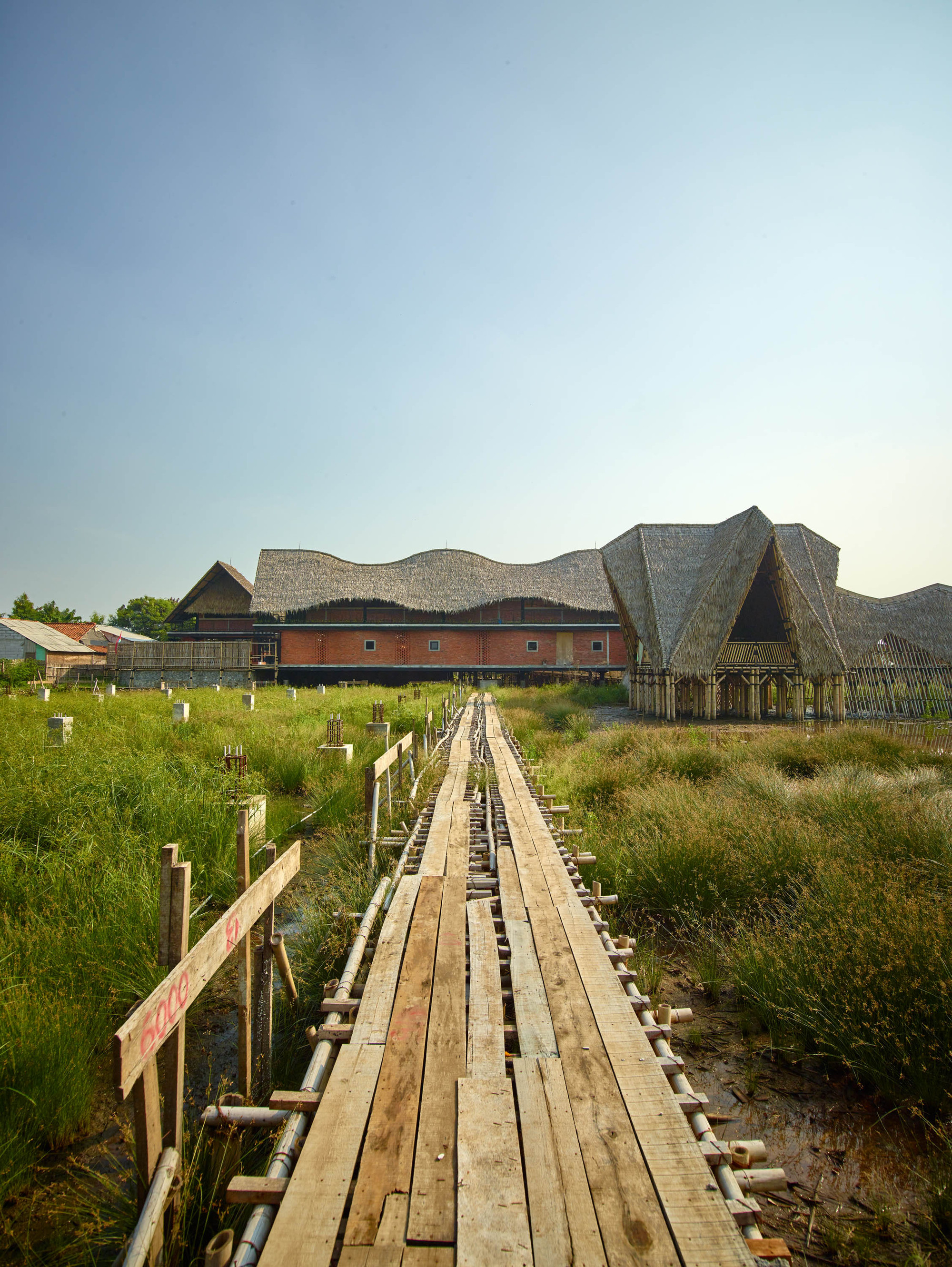 Gallery of School of Alfa Omega / Realrich Architecture 21