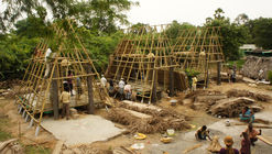 Arquitectos mexicanos construyen vivienda resistente a inundaciones y centro comunitario en India