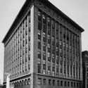 Edifício Wainwright. Imagem <a href='https://commons.wikimedia.org/wiki/File:Louis_Sullivan_-_Wainwright_Building,_Seventh_%2B_Chestnut_Streets,_Saint_Louis,_St._Louis_City_County,_MO.jpg'>via Wikimedia</a> (public domain)