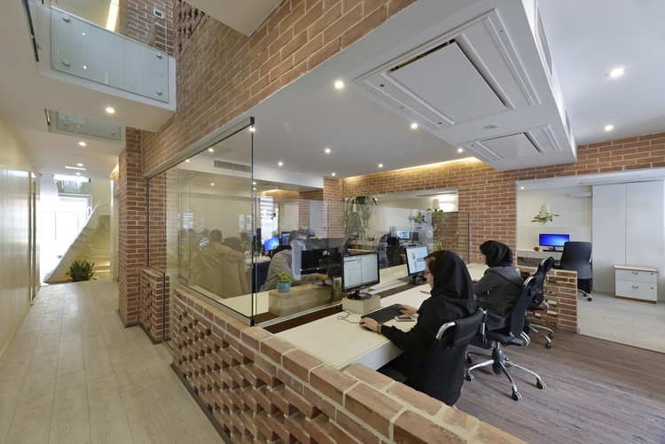 APARAT Headquarters / Qastic - Chair