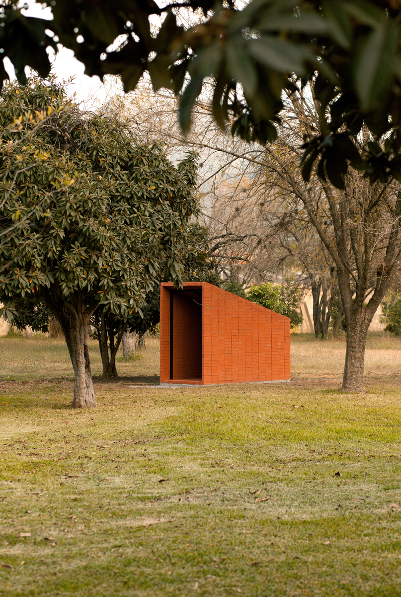 Galería de Capilla de 1200 piezas / SAR 12