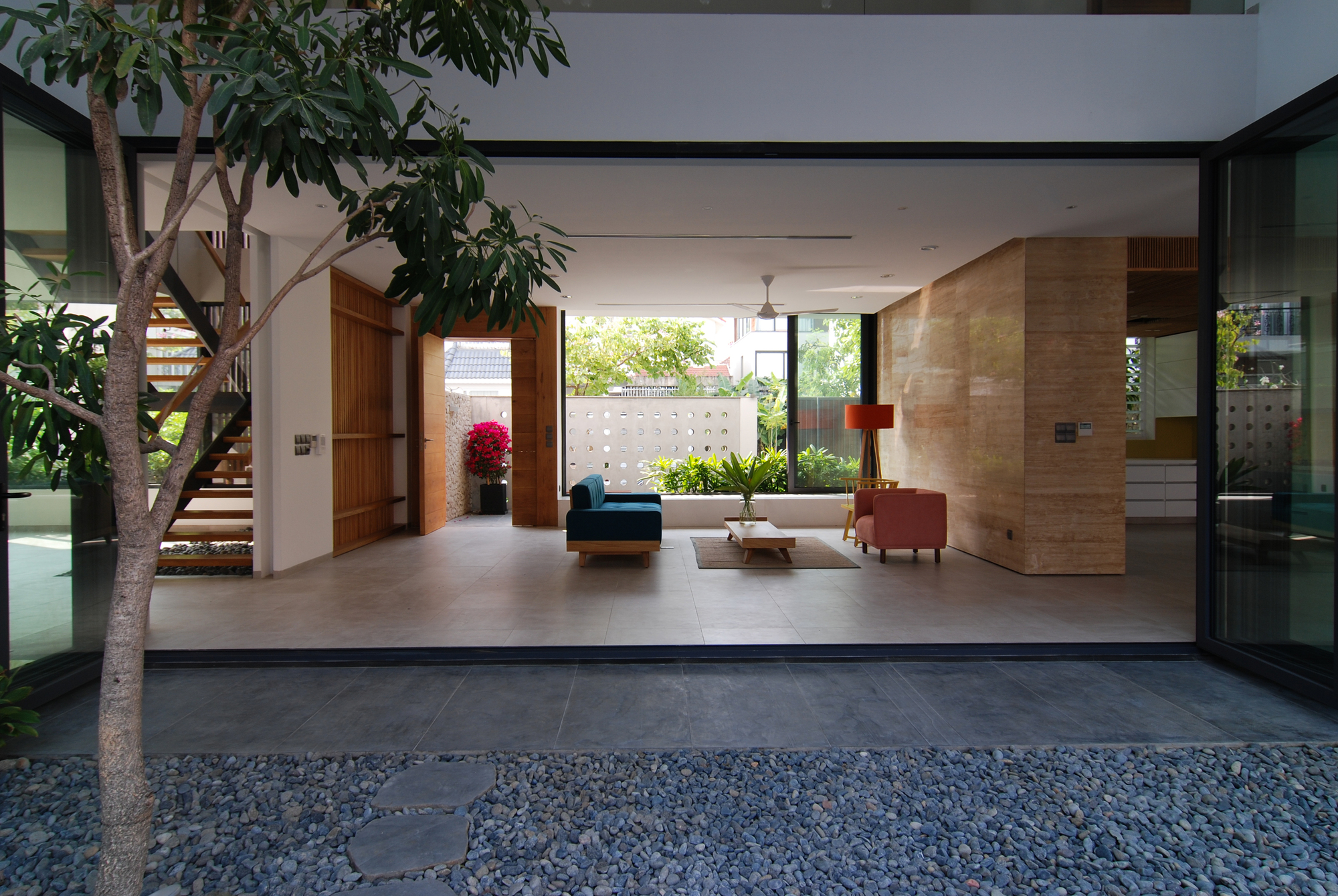 Gallery of Eden Villa / xyz architects 9