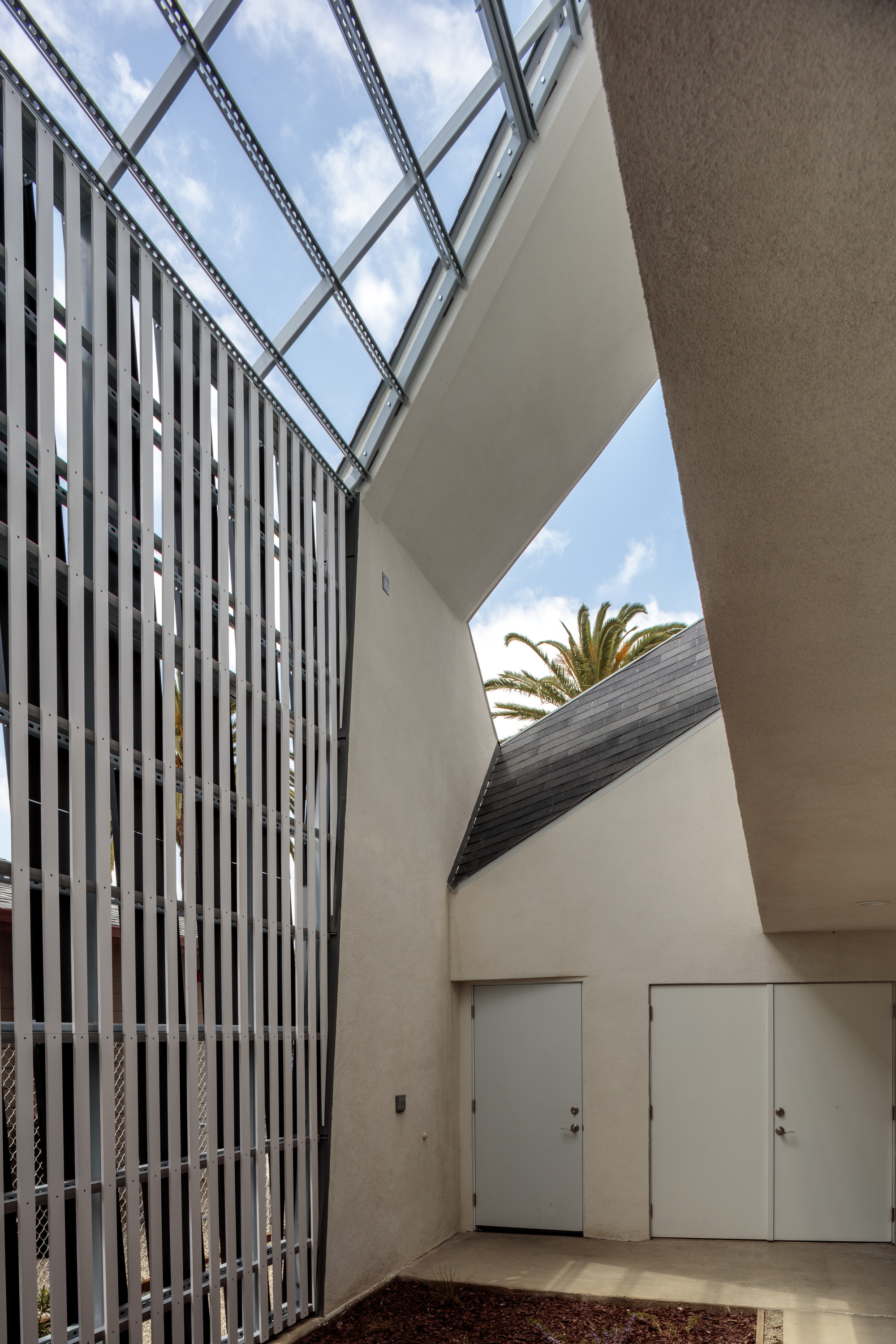 Galería de Casa IVRV / Habitat for Humanity Los Angeles + Darin Johnstone 2