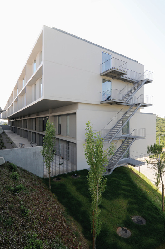 Residência de Estudantes da Universidade de Coimbra / Paula Santos Arquitectura - Universidade, Fachada, Escada