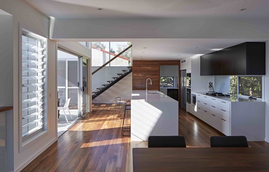 Yerranya House / Base Architecture - Countertop, Kitchen, Windows, Beam, Handrail