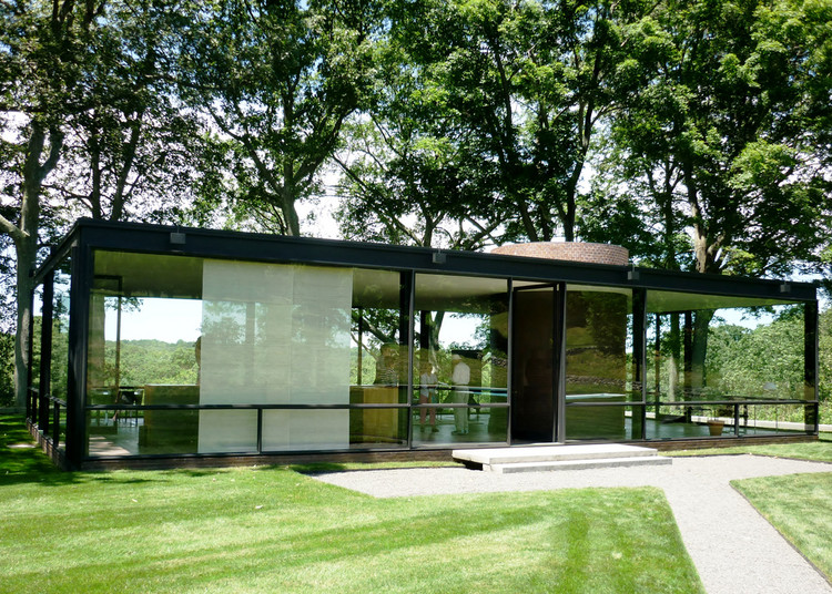 Spotlight: Philip Johnson, The Glass House. Image © <a href='https://www.flickr.com/photos/mbschlemmer/7468240258'>Flickr user mbschlemmer</a> licensed under <a href='https://creativecommons.org/licenses/by/2.0/'>CC BY 2.0</a>