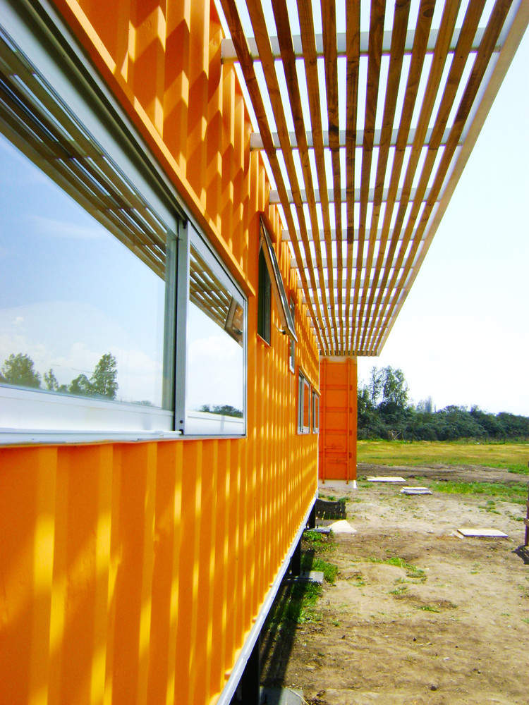 Arquitectura con Containers: ejemplos en planta para resolver sus restricciones físicas - Imagen 4 de 52