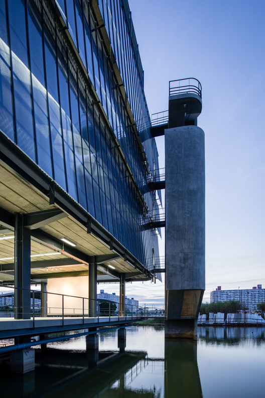 Flagship Building / Geodesic Design - Windows