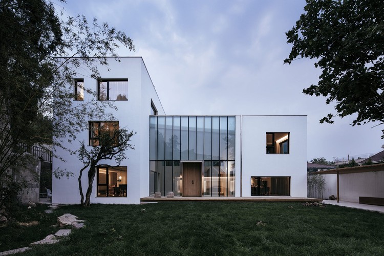 Casa W / Atelier About Architecture - Residencial