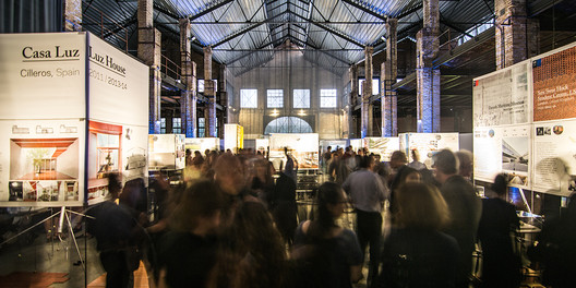 Conoce el diseño modular y transportable que expone los proyectos seleccionados para el Mies Van der Rohe Awards en Europa, Asia y Norteamérica - Imagen 1 de 13