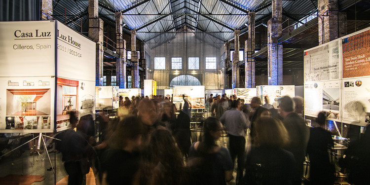 Conoce el diseño modular y transportable que expone los proyectos seleccionados para el Mies Van der Rohe Awards en Europa, Asia y Norteamérica - Imagen 1 de 13