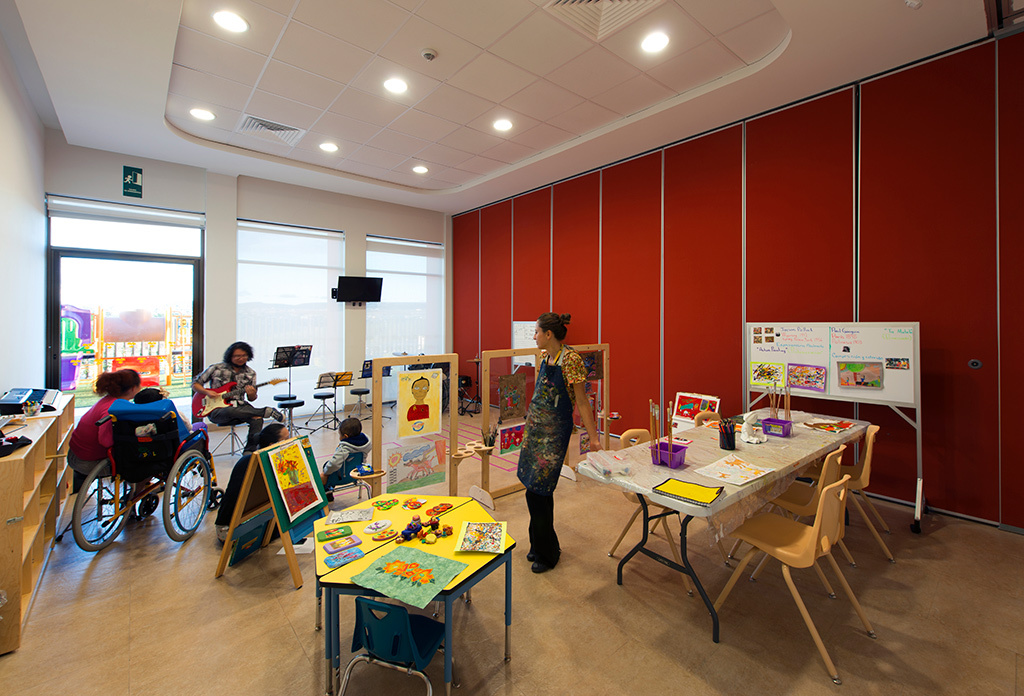 Galería de Hospital Infantil Teletón de Oncología / Sordo Madaleno