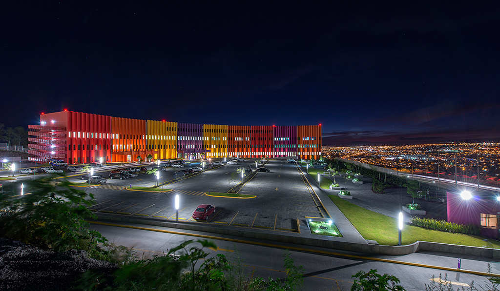 Galería de Hospital Infantil Teletón de Oncología / Sordo Madaleno