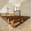 Templo y Centro Parroquial Nuestra Señora de Belén / Canny Arquitectos - Templo, Sillas