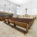 Templo y Centro Parroquial Nuestra Señora de Belén / Canny Arquitectos - Templo, Bancas