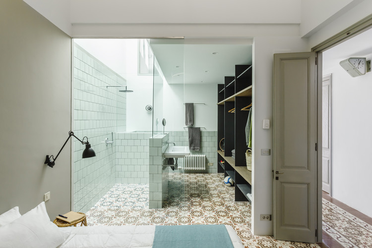 Es Garbí / Nook Architects - Puerta, Baño, Duchas