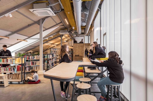 Private Sezin School Open Roof Space / ATÖLYE - Image 3 of 36