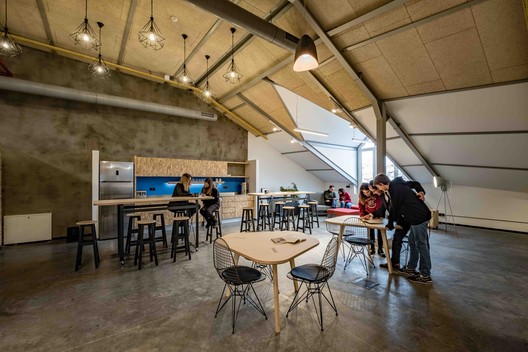 Private Sezin School Open Roof Space / ATÖLYE - Image 7 of 36