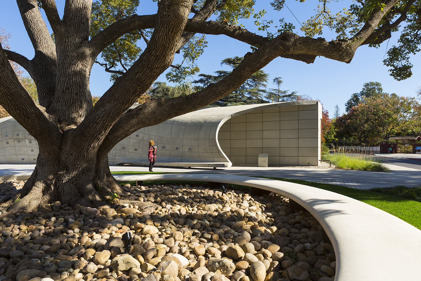 Gallery of Kaplan Family Pavilion at City of Hope / Belzberg Architects 12