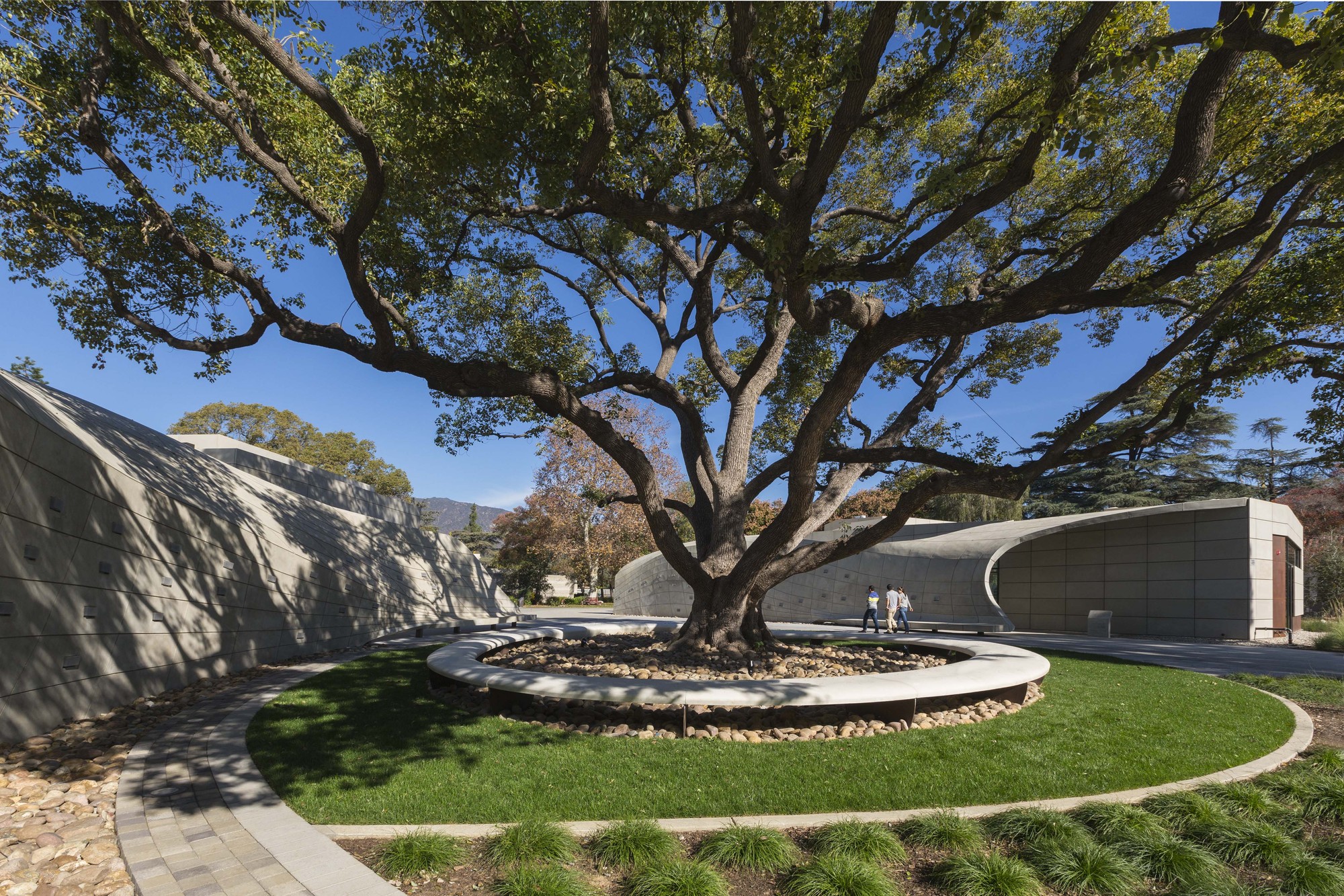 Gallery of Kaplan Family Pavilion at City of Hope / Belzberg Architects