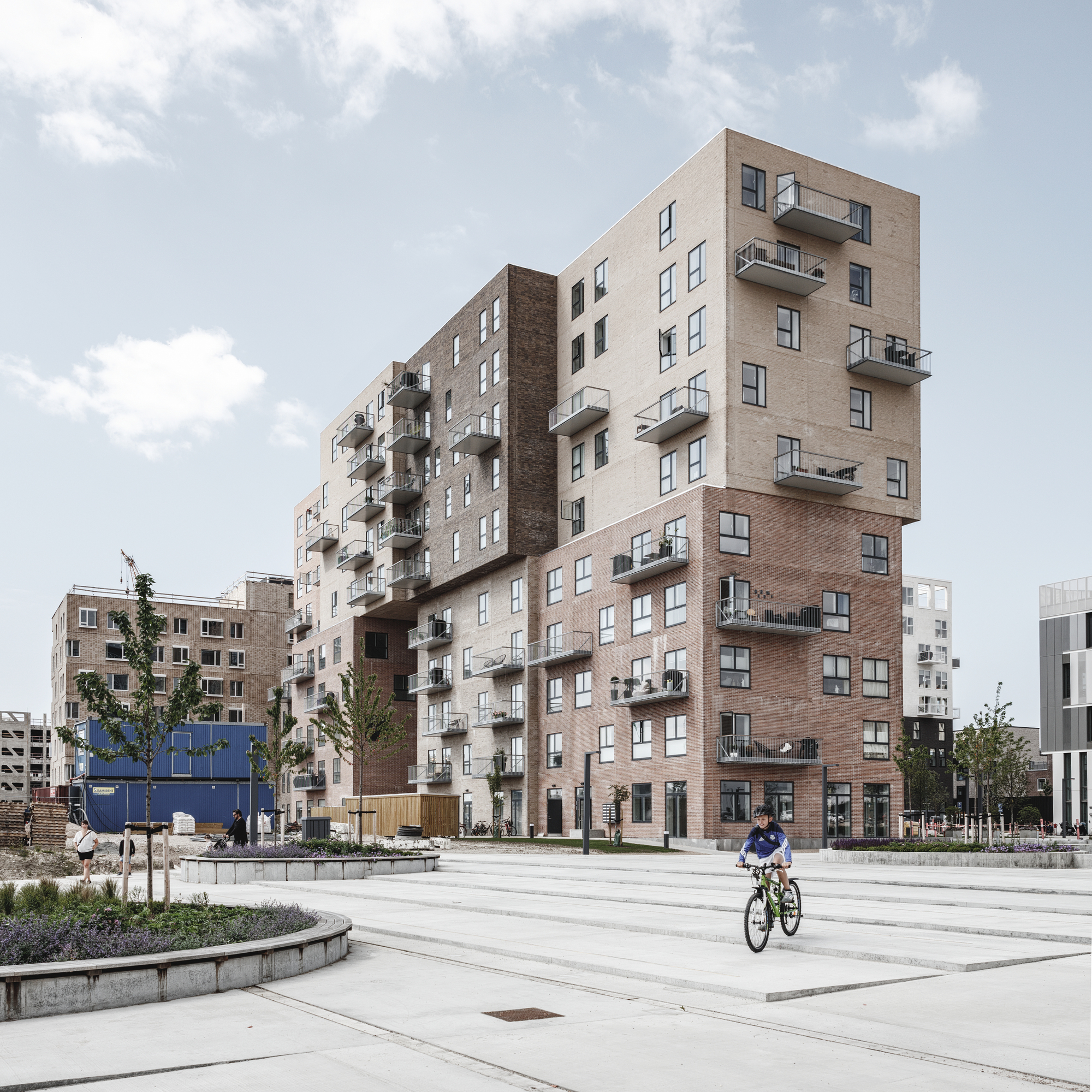 Gallery of Cubic Houses / ADEPT - 12