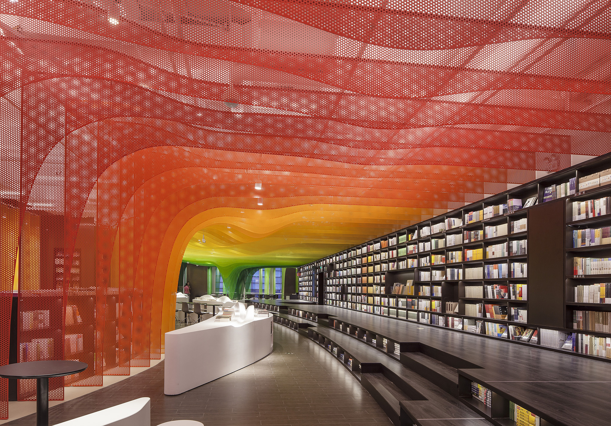 Metal Rainbow-Zhongshu Bookstore in Suzhou / Wutopia Lab | ArchDaily