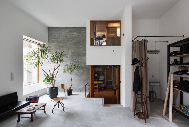 House for a Photographer / FORM/Kouichi Kimura Architects - Table, Shelving, Windows