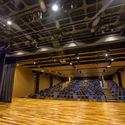 Teatro do Colégio Miguel de Cervantes / acr arquitetura - Escolas, Viga, Iluminação