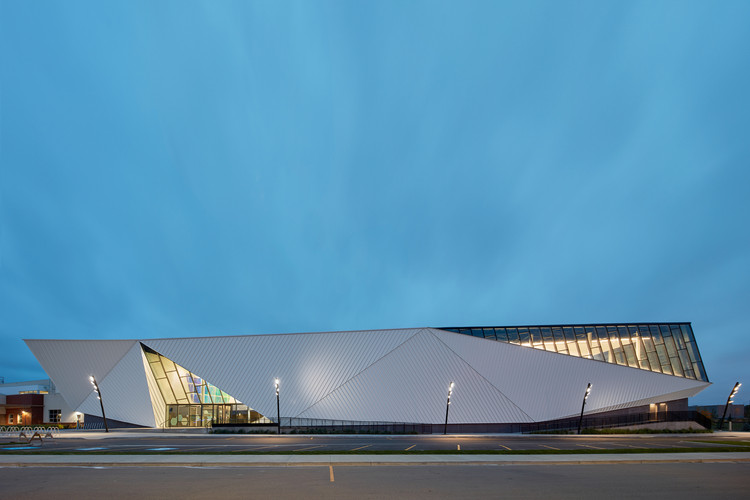 Emerald Hills Leisure Centre / MJMA + MTa - Image 11 of 16