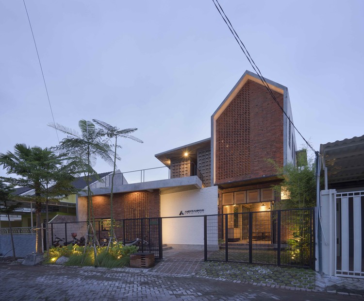 Oficinas de Conciencia Compartida / Andyrahman Architect, © Mansyur Hasan