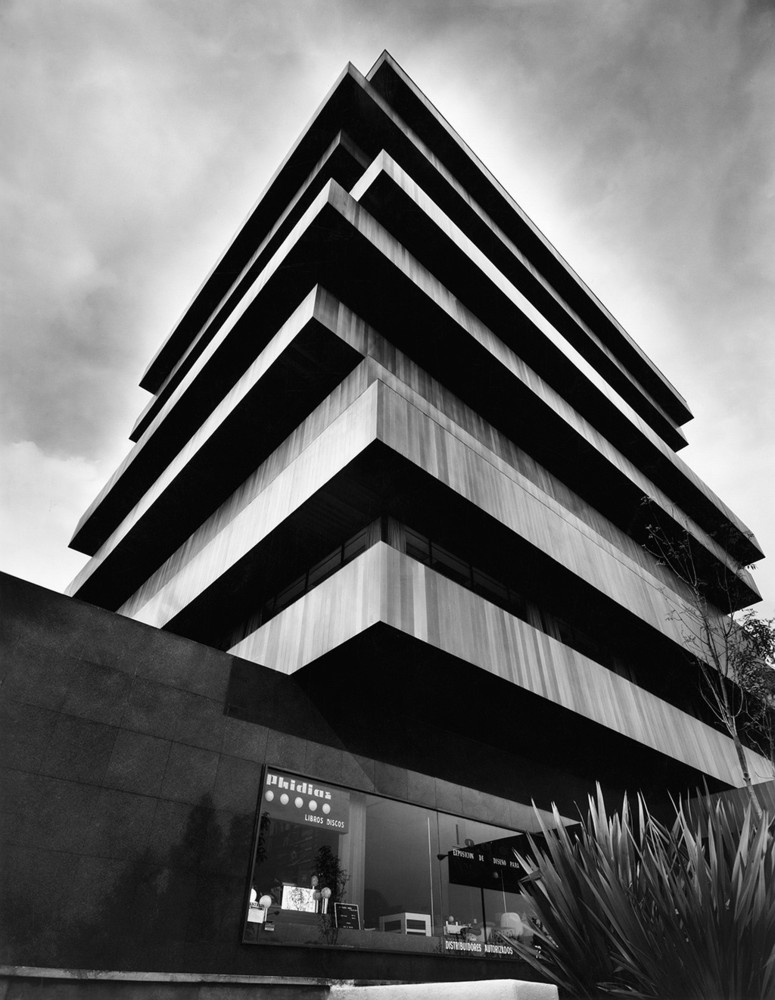 Marcos Building Gallery of 10 Iconic Brutalist Buildings in Latin America - 15