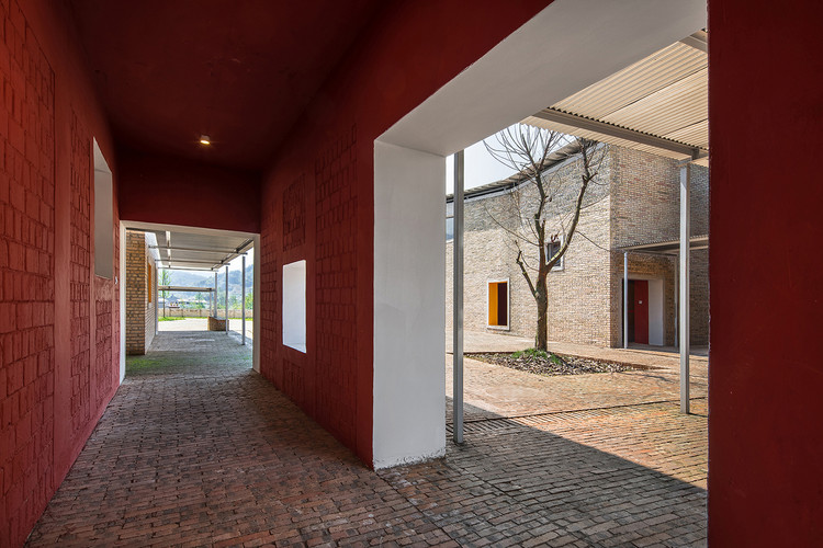 Xinchang Village's Central Kindergarten / Atelier Deshaus - Windows, Brick, Facade, Column