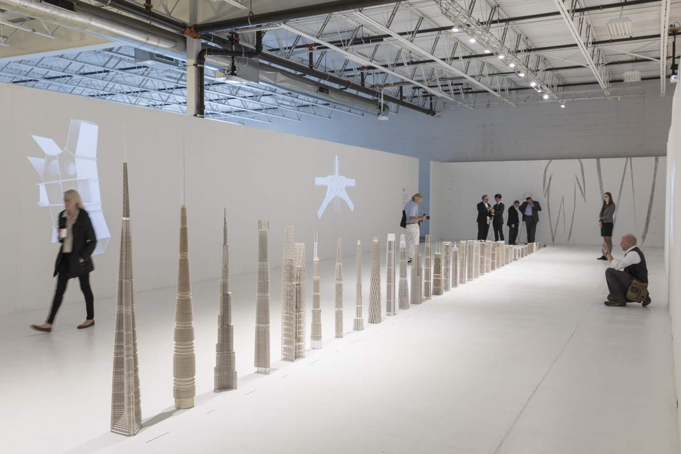 SOM exhibe 30 modelos de esqueletos estructurales que muestran la