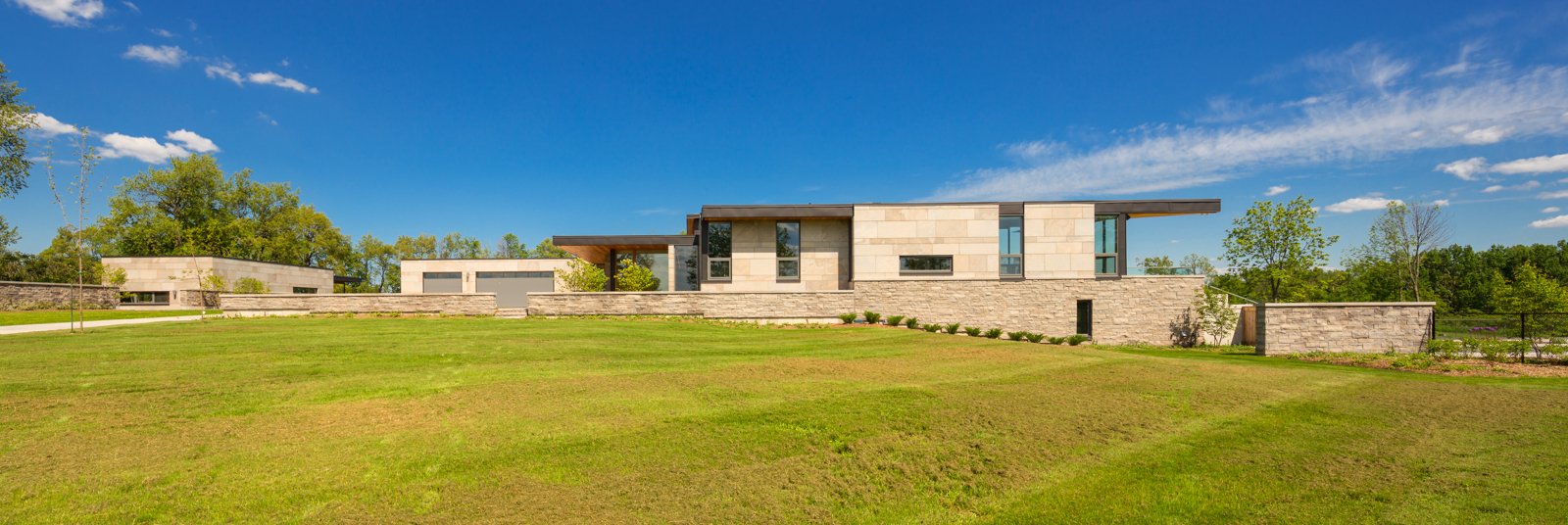 Gallery of Millgrove House / Toms + McNally Design 17