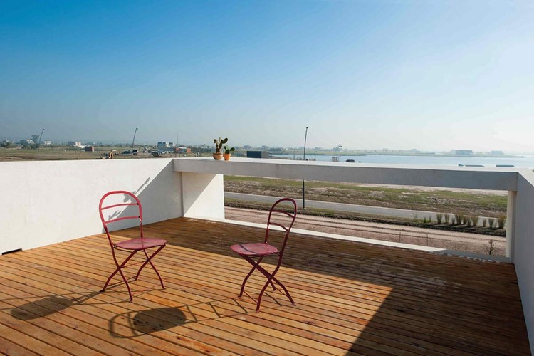 House 202 / Unoencinco Arquitectura - Chair, Table, Deck