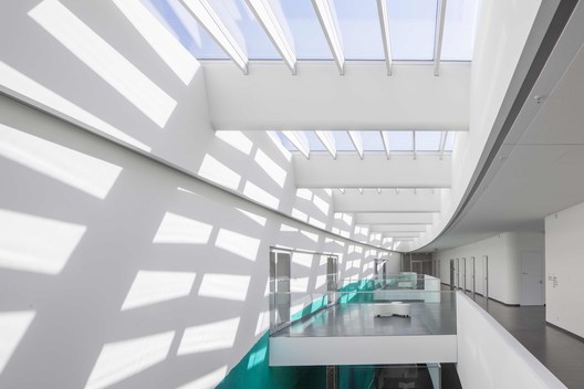 DZNE German Center for Neurodegenerative Diseases  / wulf architekten - Image 5 of 31